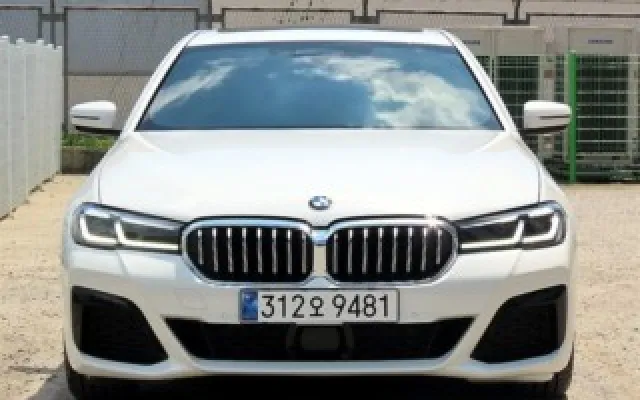 수원중고차사이트추천 5시리즈 (G30) 520i M 스포츠 매물 사진 7 - 2022/02 19,053km